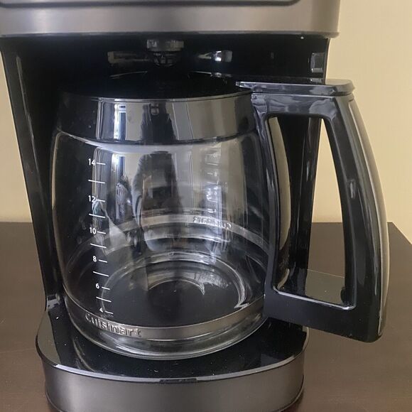 Cuisinart Coffee Maker Perfecttemp 14-Cup Glass Carafe Programmable - Picture 3 of 9